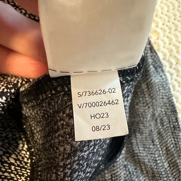 NWT Athleta Delancey Skyline Textured Tight size Medium (black/white) - Picture 10 of 13